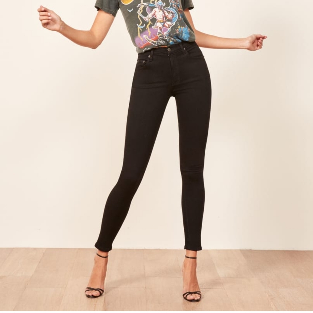 Reformation High and Skinny Jean in Black
